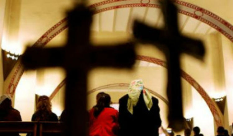 12 أرمنيا مسلما يتعمدون في اسطنبول ويعلنون عودتهم للمسيحية