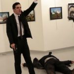 مواطن تركي يغتال السفير الروسي بهجوم مسلح في أنقرة