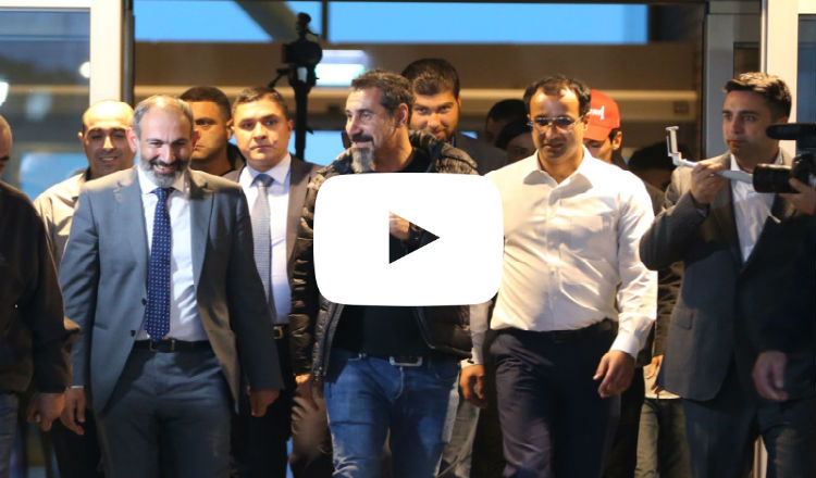 باشينيان في استقباله.. سيرج تانكيان يصل مطار زفارتنوتس الدولي