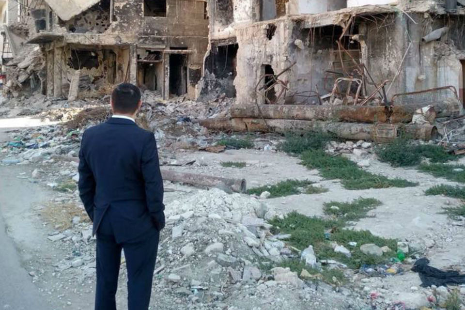 وزير الشتات الأرمني يصل حي الميدان في حلب لتفقد الأوضاع