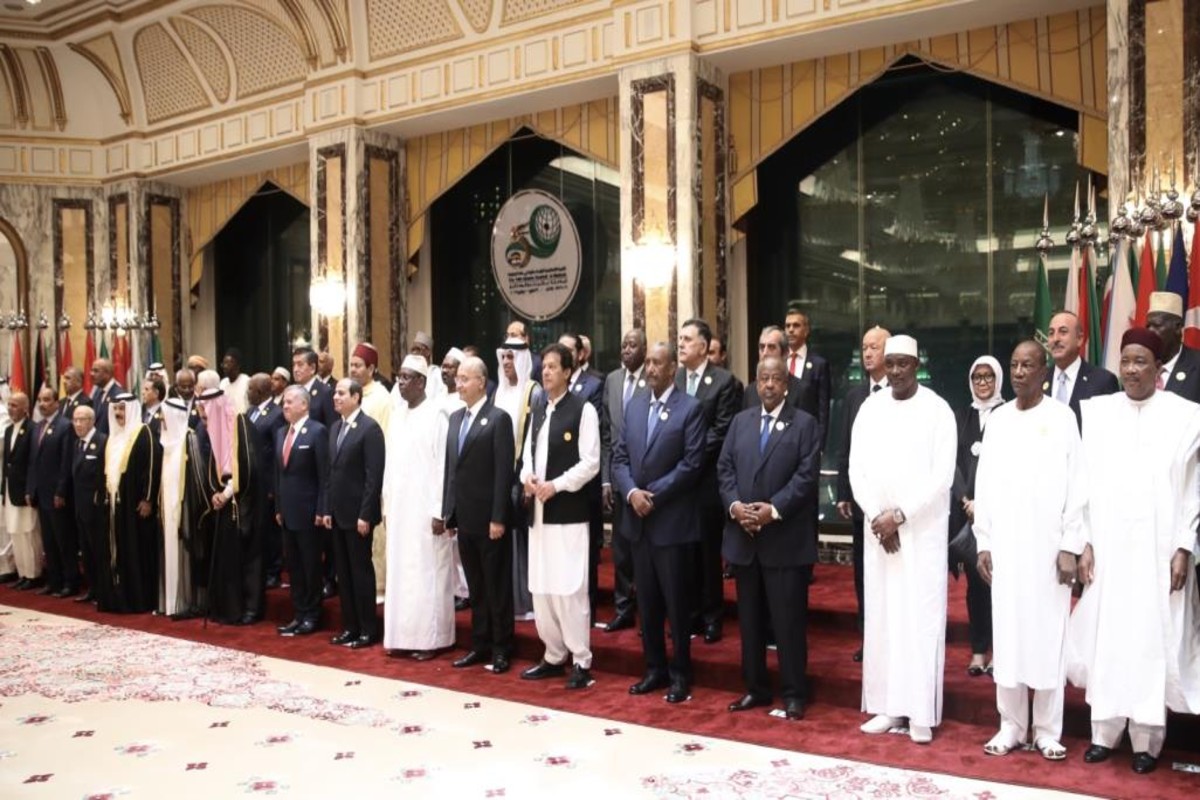القمة الإسلامية تطالب أرمينيا بإنهاء "إحتلال" أراضي أذربيجان.. والدول الأعضاء بعدم تزويد يريفان بالأسلحة