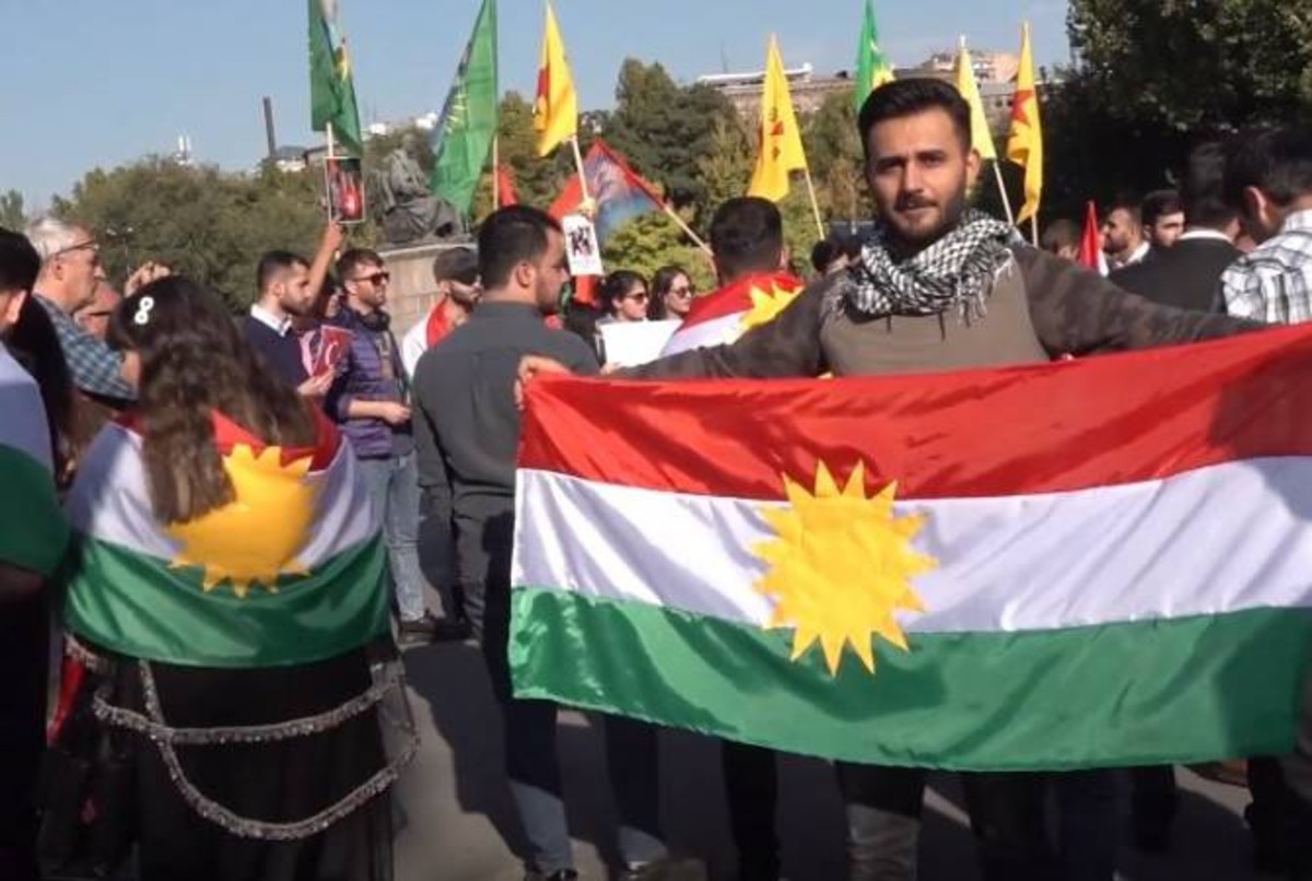 أكراد أرمينيا يتظاهرون في يريفان تنديدا بغزو تركيا أردوغان على شمال سوريا