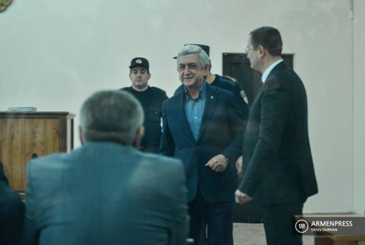 الرئيس الأرمني السابق سيرج ساركيسيان أمام القضاء بتهمة الفساد