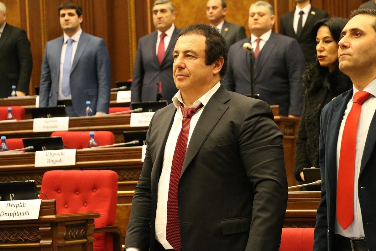 برلمان أرمينيا يجرد تساروكيان من الحصانة ويصوت لصالح السماح باعتقاله