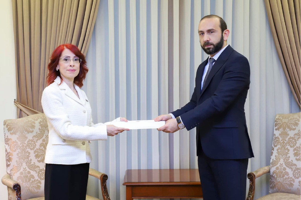 نورا آريسيان تقدم أوراق اعتمادها سفيرة لسوريا في أرمينيا
