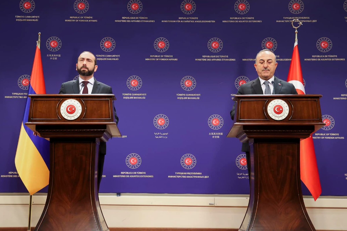 وزير خارجية أرمينيا في تركيا للقاء نظيره والاطلاع على الأضرار الناجمة عن الزلزال