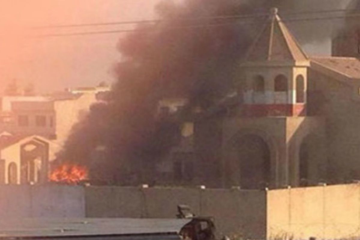 داعش-تحرق-كنيسة-أرمنية-في-الموصل.jpg
